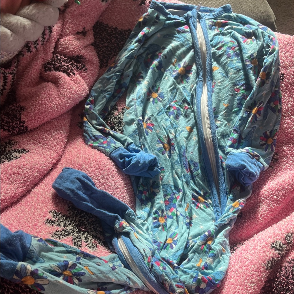 B57 3 Babes Boutique Bamboo Convertible Zippy— Rainbow Fish Print, PLAY